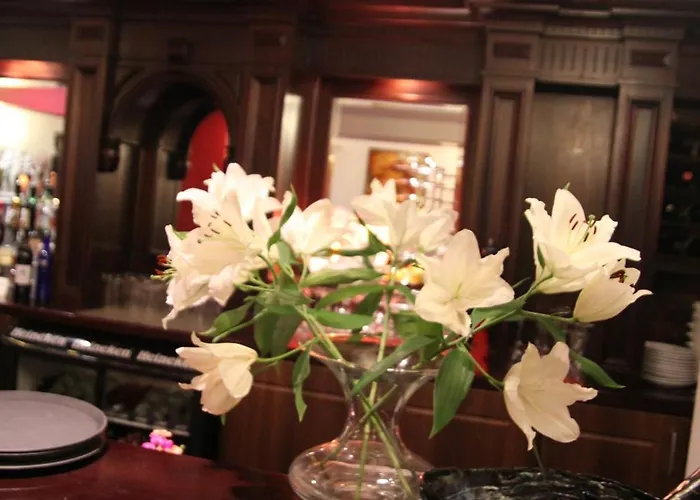 The Old Imperial Отель