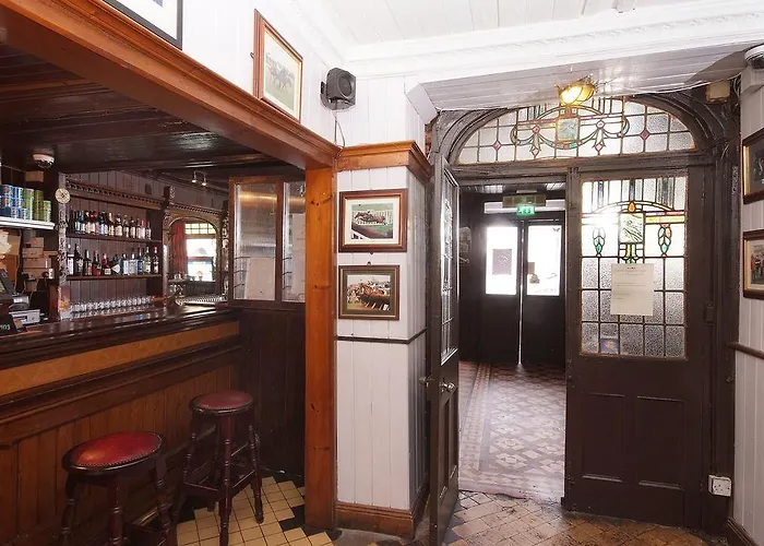 Отель The Old Imperial 3*